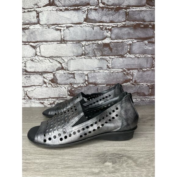 Sesto Meucci Pewter Leather Perforated Back Zip Wedge Shoes Women Sz 11N US/42EU - Picture 1 of 16